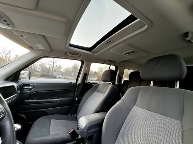 Used 2014 Jeep Patriot Latitude w/ Sun/Sound Group image 41