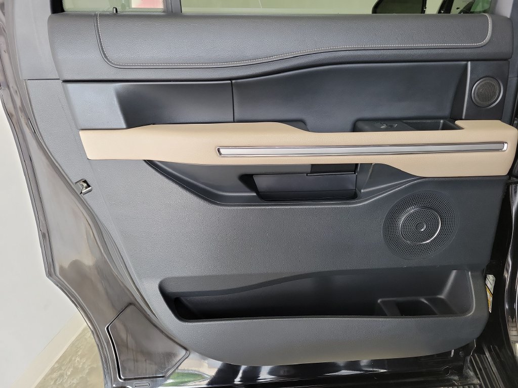 Used 2022 Ford Expedition Max Limited RWD image 17