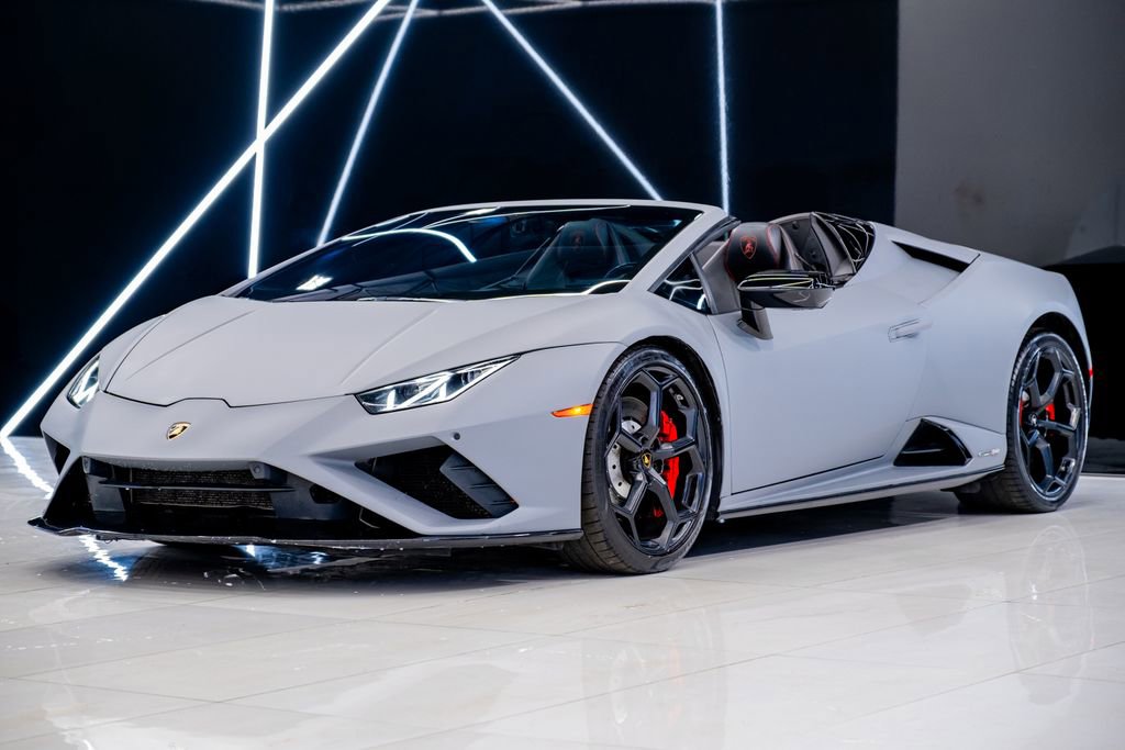 Used 2020 Lamborghini Huracan EVO image 3