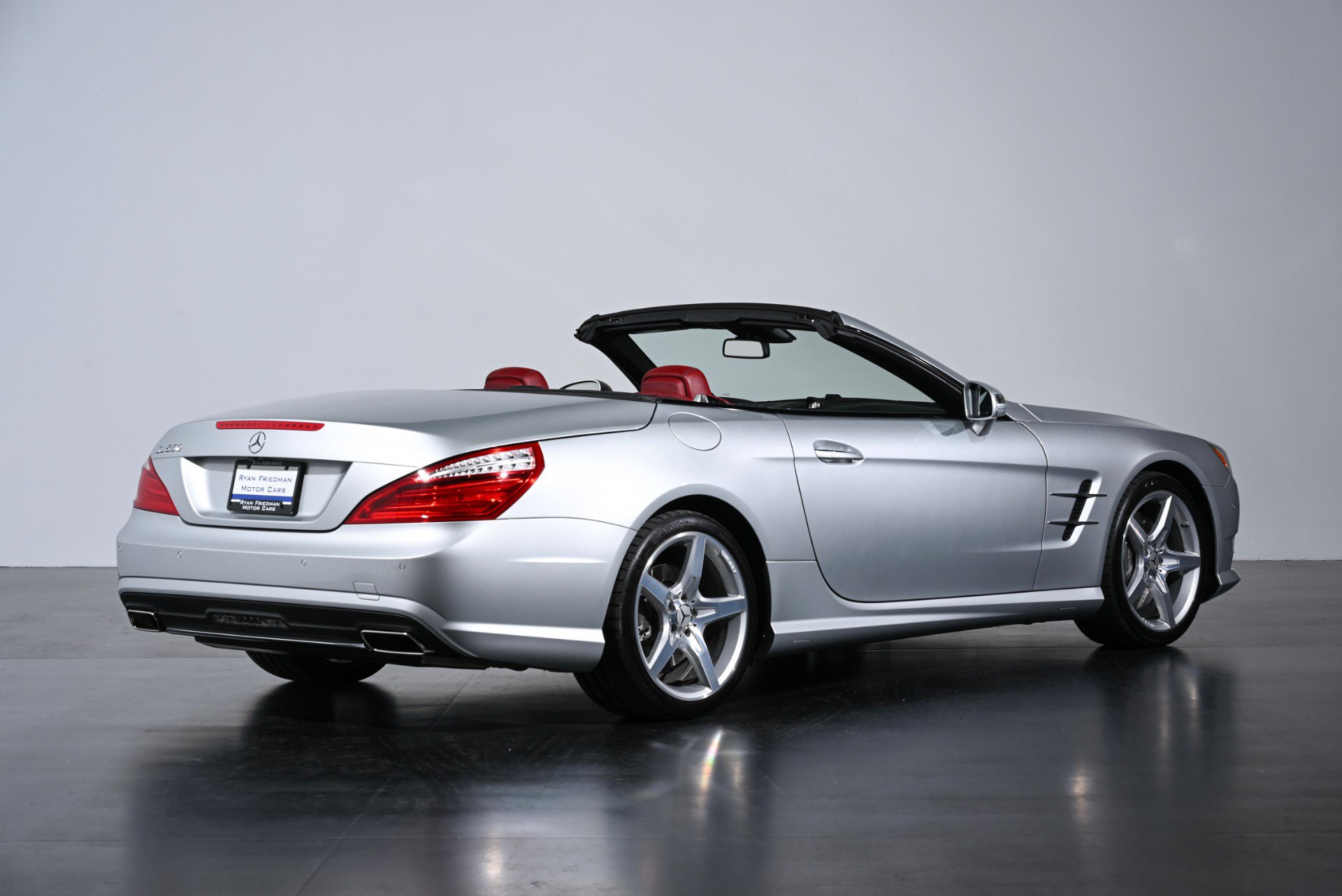Used 2014 Mercedes-Benz SL 550 image 3