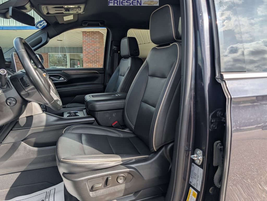 Used 2023 Chevrolet Suburban Premier AWD/4WD image 9