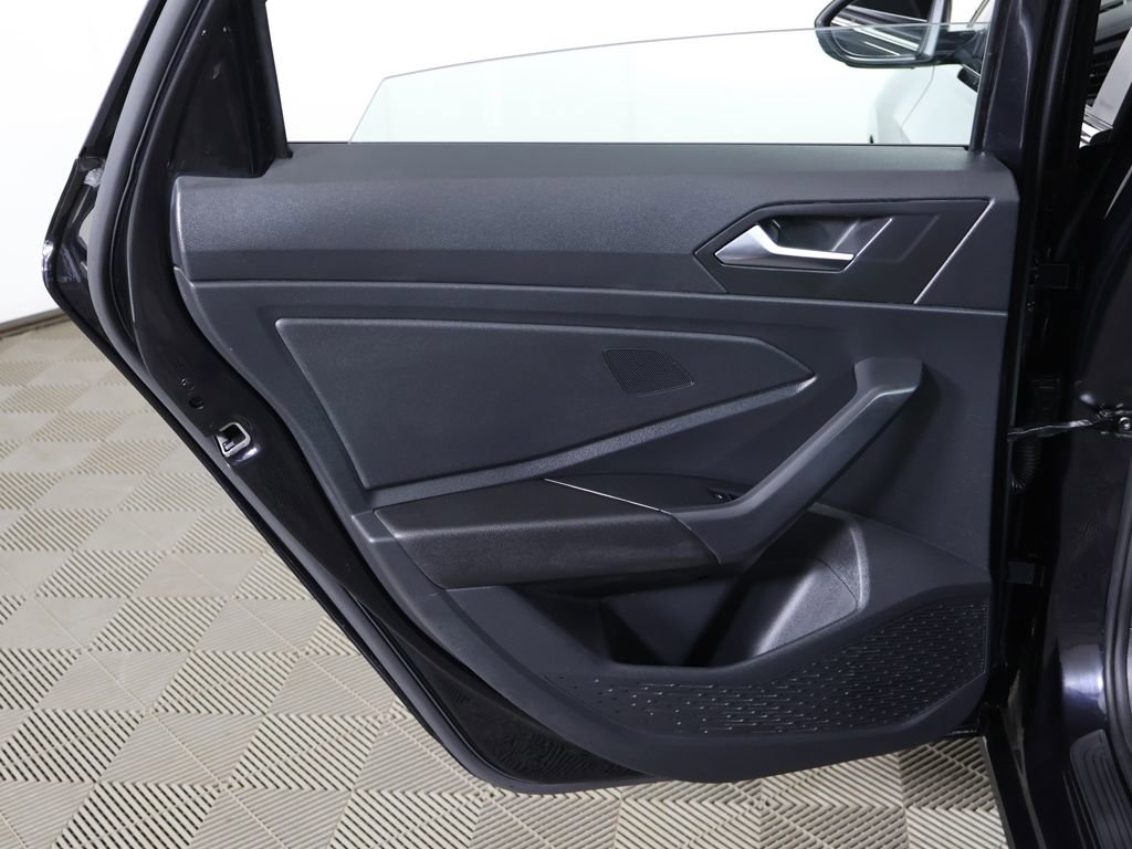 Used 2024 Volkswagen Jetta SE image 24