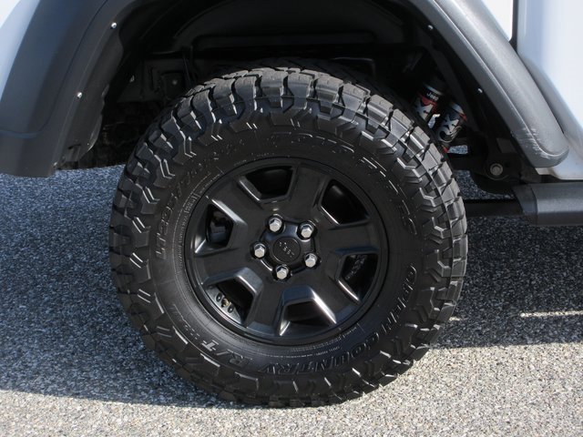 Used 2022 Jeep Gladiator Mojave w/ LED Lighting Group image 4