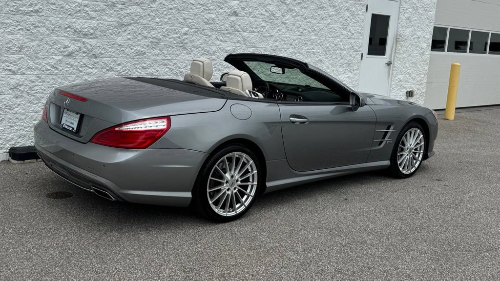 Used 2013 Mercedes-Benz SL 550 image 3
