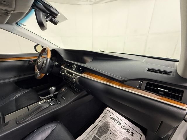 Used 2013 Lexus ES 300h w/ Luxury Pkg FWD image 31