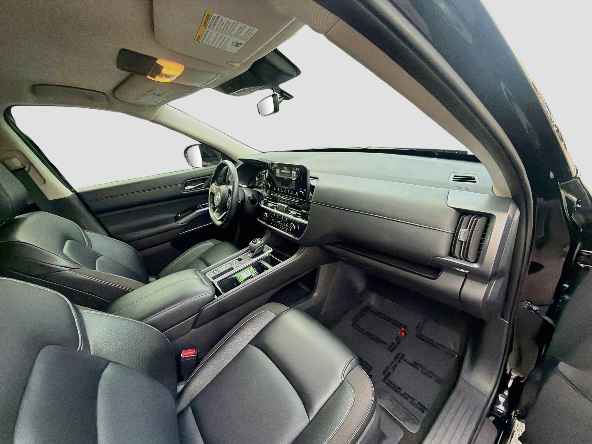 Used 2024 Nissan Pathfinder SL FWD image 29