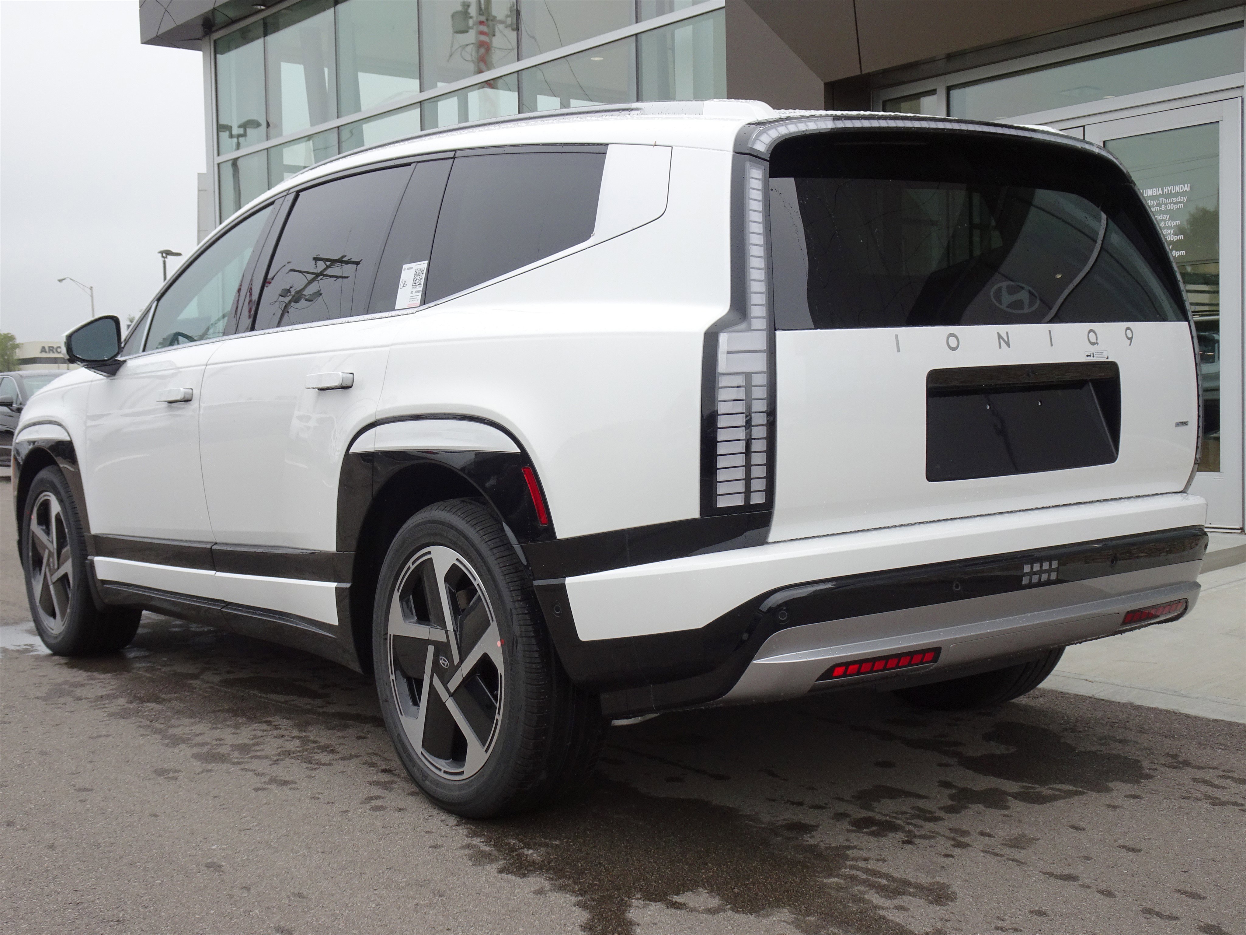 New 2026 Hyundai Ioniq 9 Limited image 3