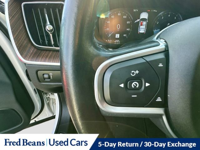 Used 2021 Volvo XC60 T5 Momentum image 36