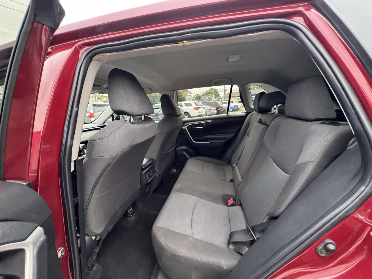 Used 2025 Toyota RAV4 XLE image 54