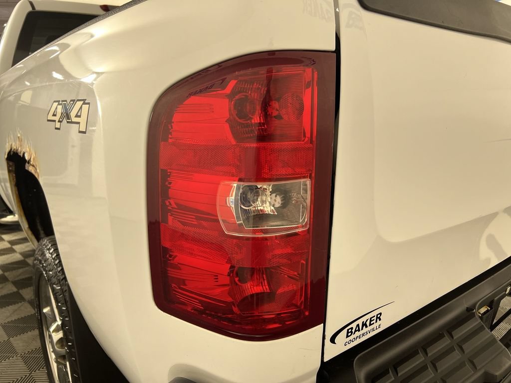 Used 2007 Chevrolet Silverado 2500 LT w/ EZ-Lift Tailgate Package AWD/4WD image 27