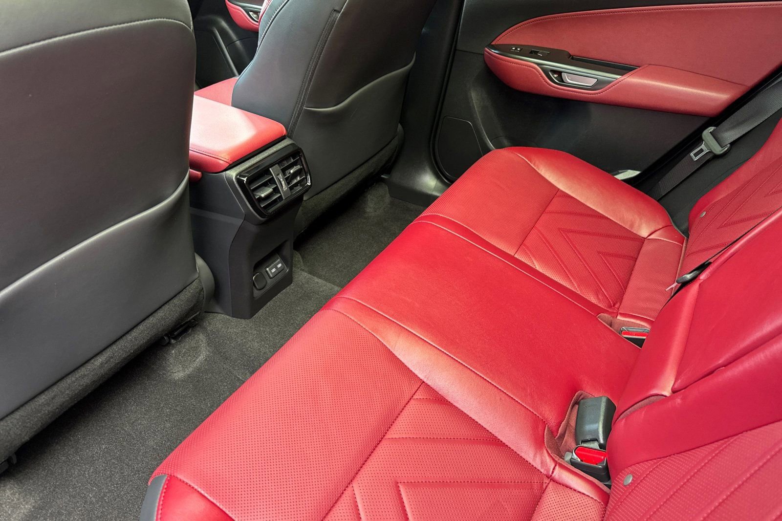 Used 2022 Lexus NX 350h AWD image 12