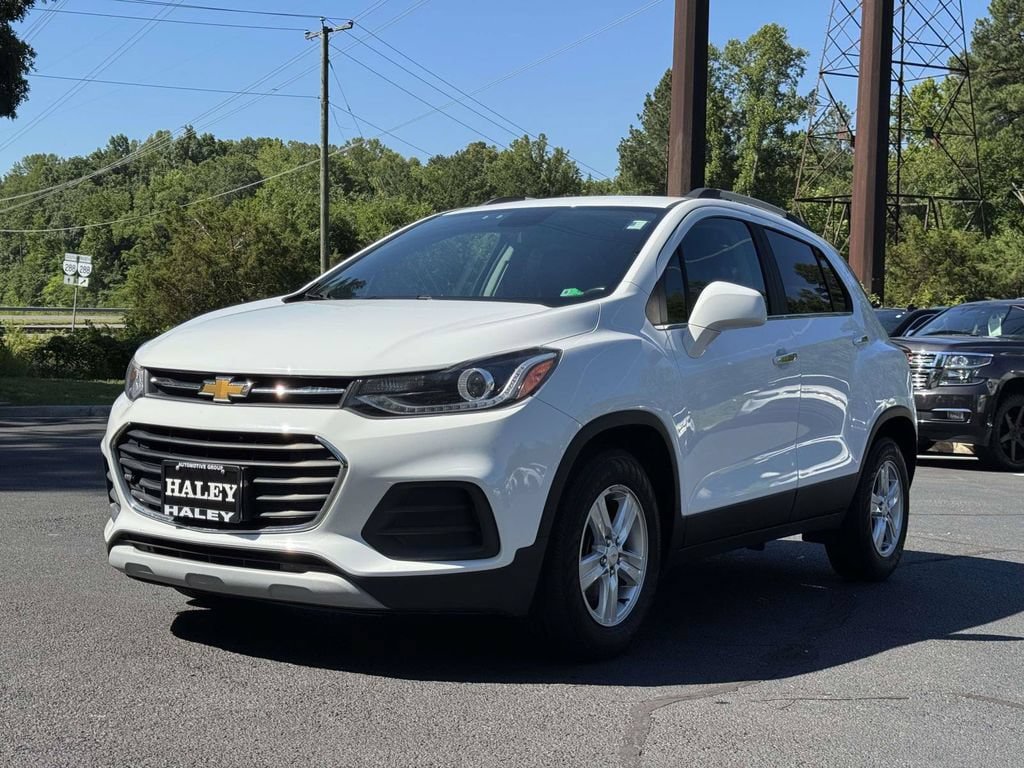 Used 2020 Chevrolet Trax LT w/ LT Convenience Package FWD image 25