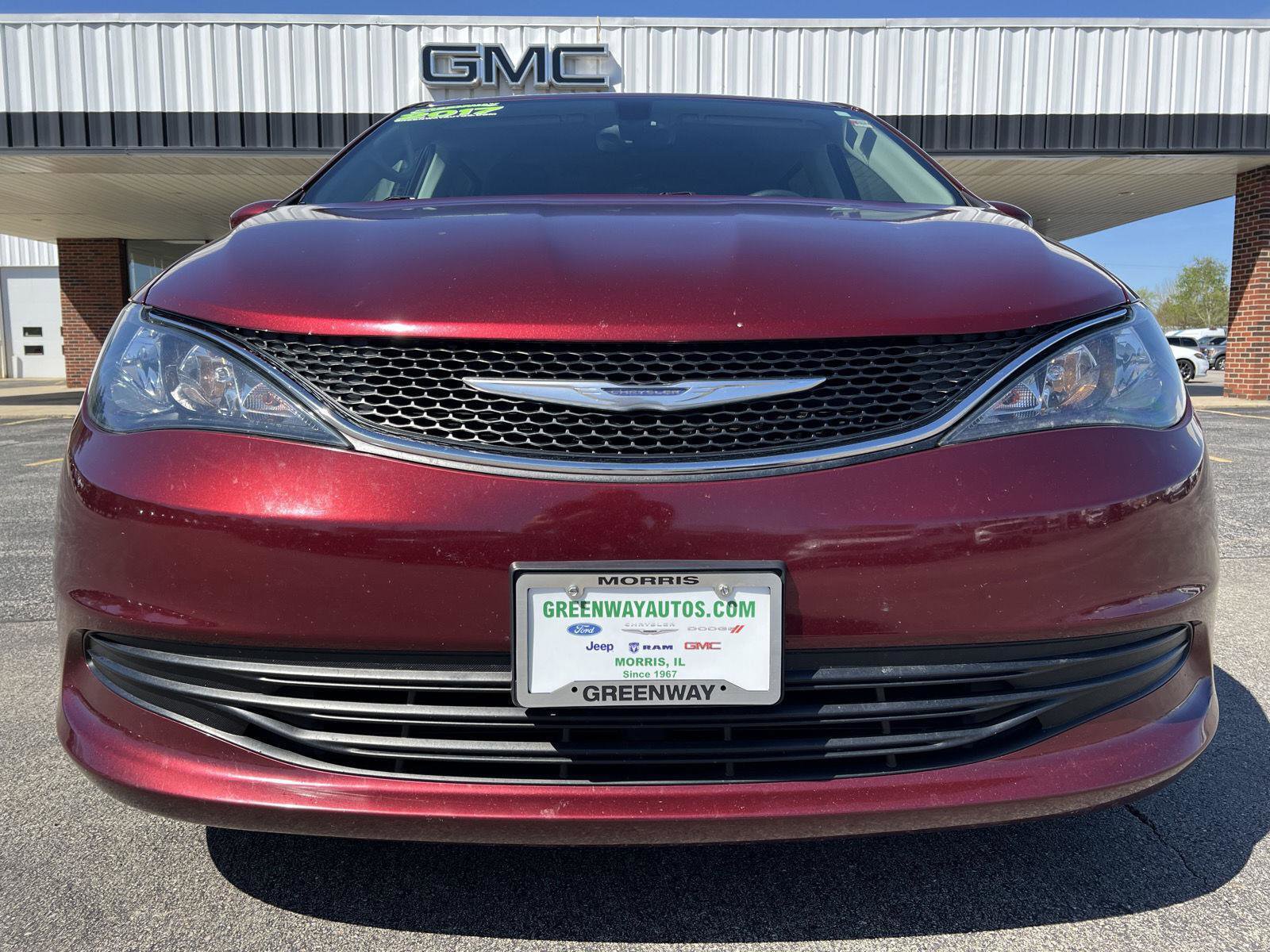 Used 2017 Chrysler Pacifica Touring image 10