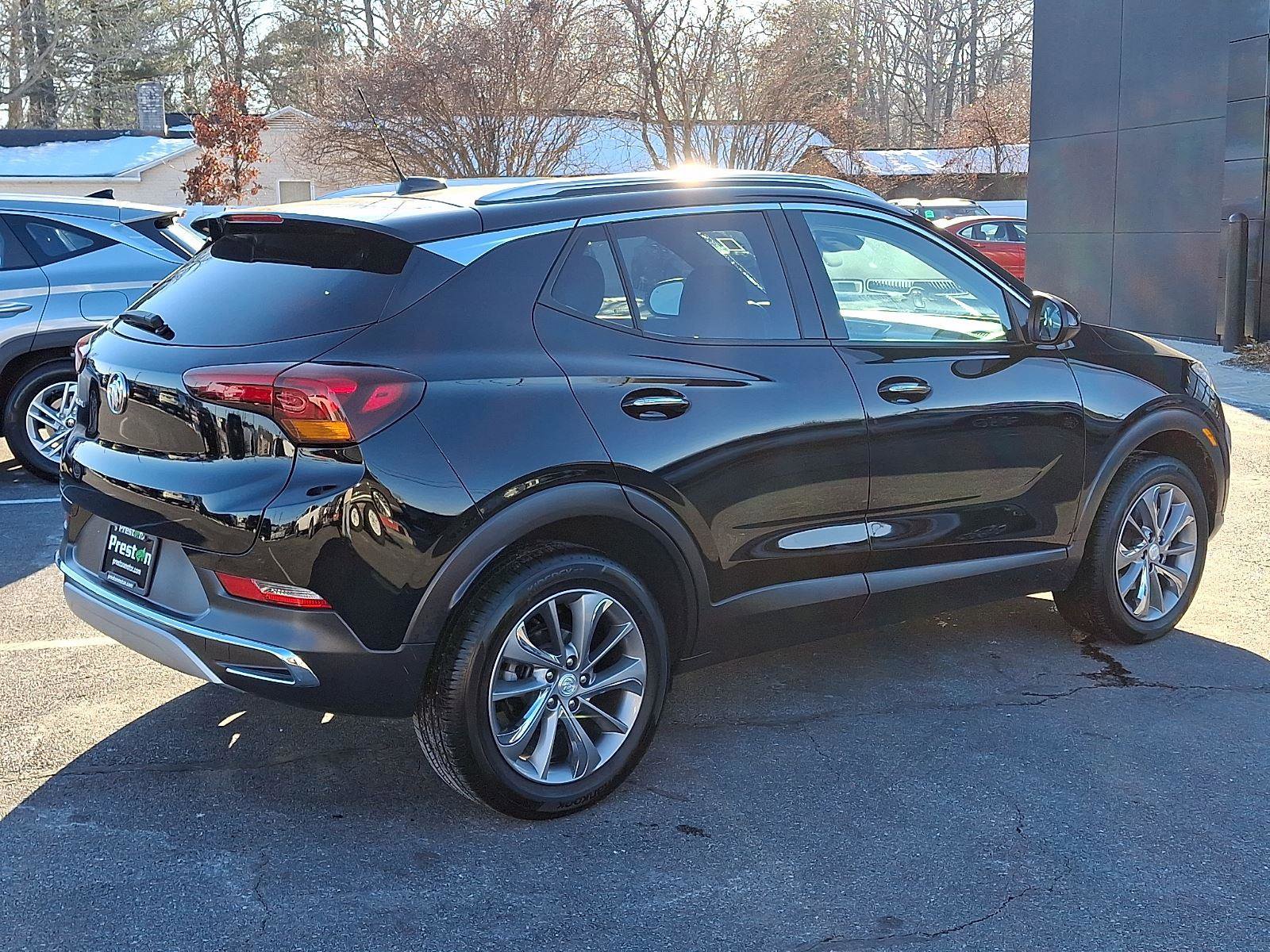 Used 2023 Buick Encore GX Essence w/ Experience Buick Package image 4