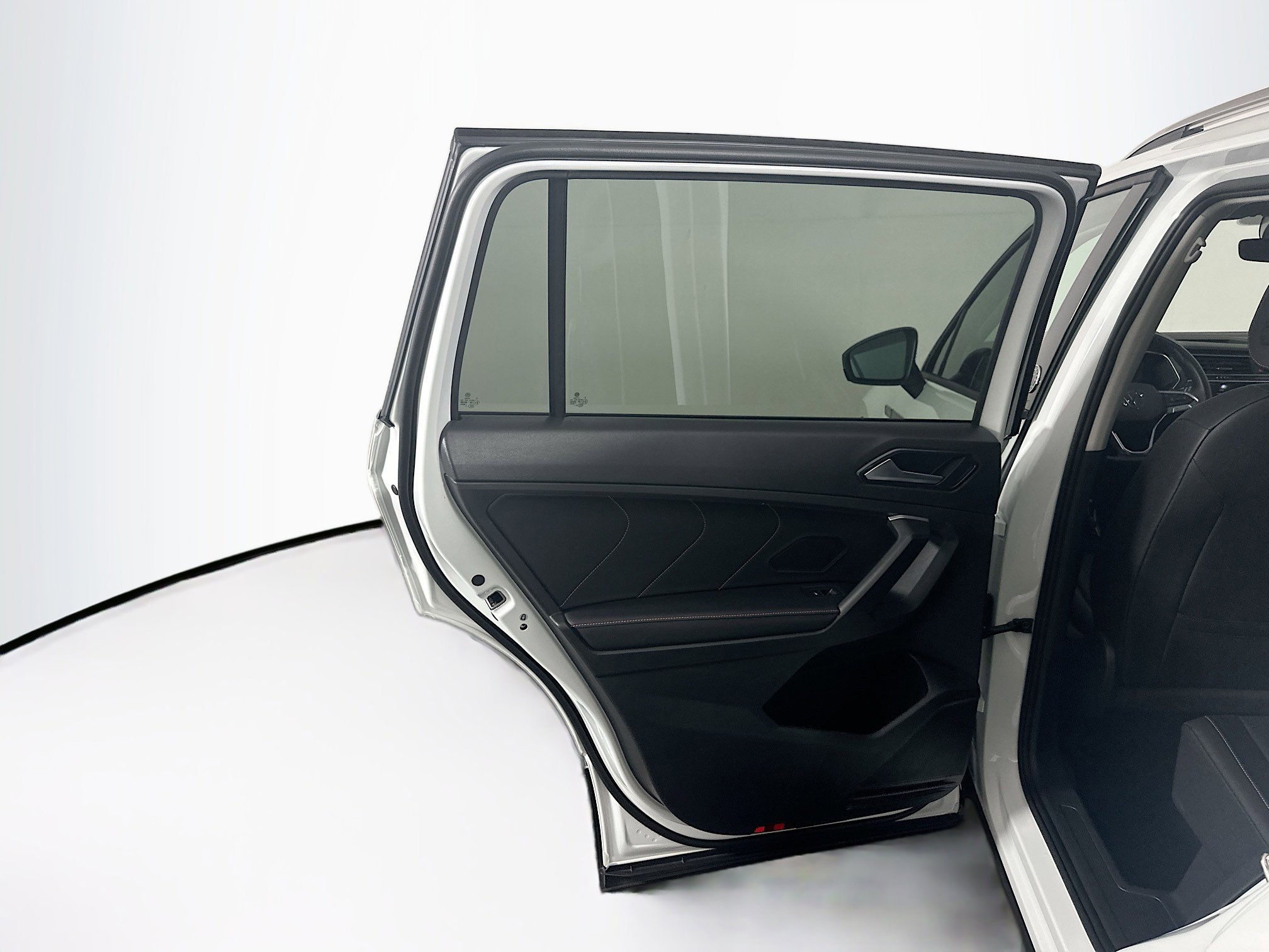 Used 2024 Volkswagen Tiguan Wolfsburg Edition image 25