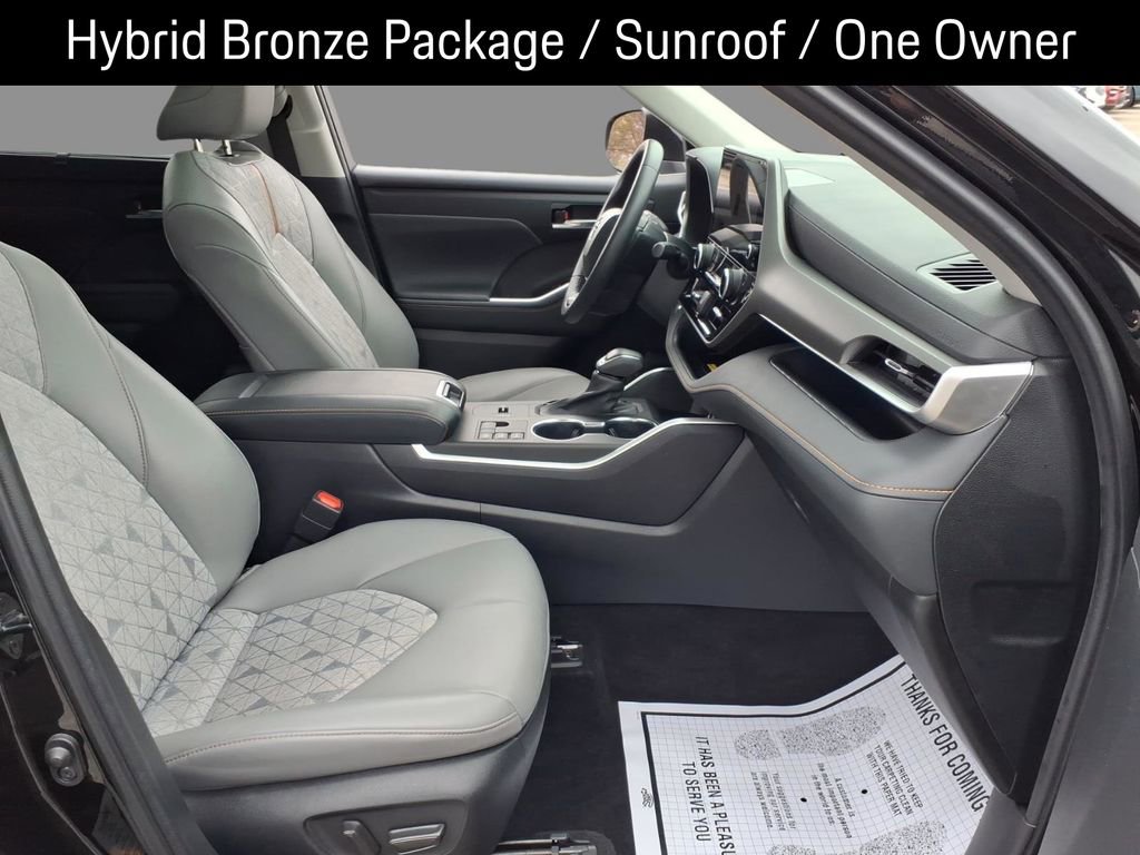 Used 2023 Toyota Highlander Bronze Edition image 13