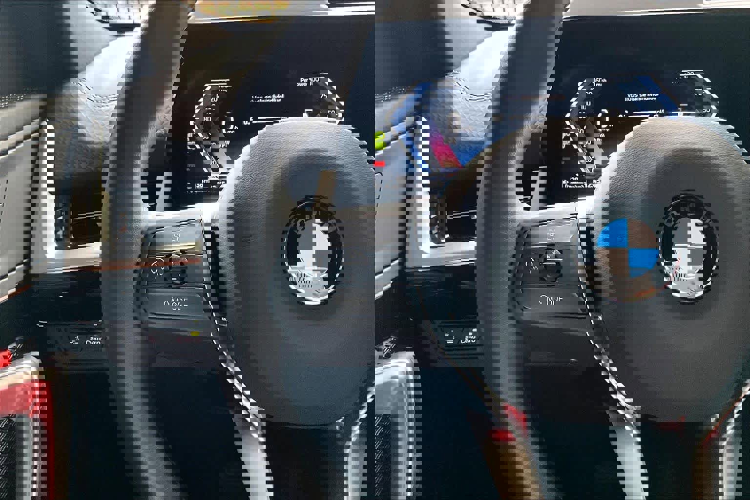 Used 2025 BMW X2 xDrive28i AWD/4WD image 23