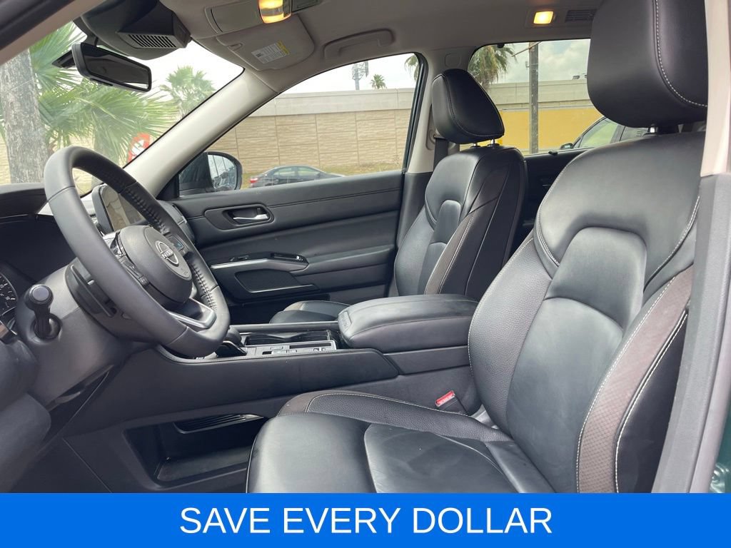 Used 2024 Nissan Pathfinder SL FWD image 14