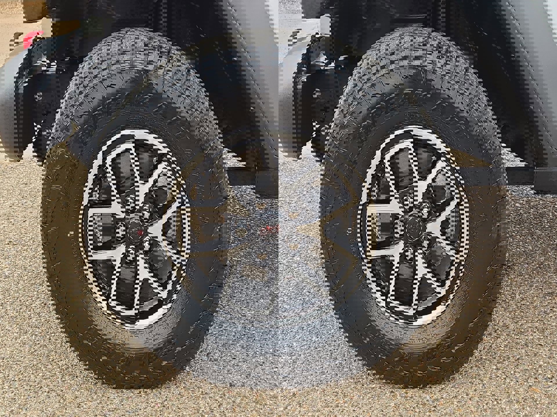 Used 2024 Jeep Gladiator Rubicon w/ Technology Group image 11