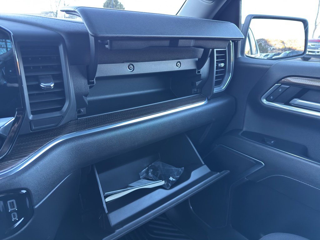 Used 2025 Chevrolet Silverado 1500 LT image 25