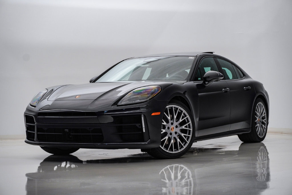 New 2026 Porsche Panamera 4 AWD/4WD image 1