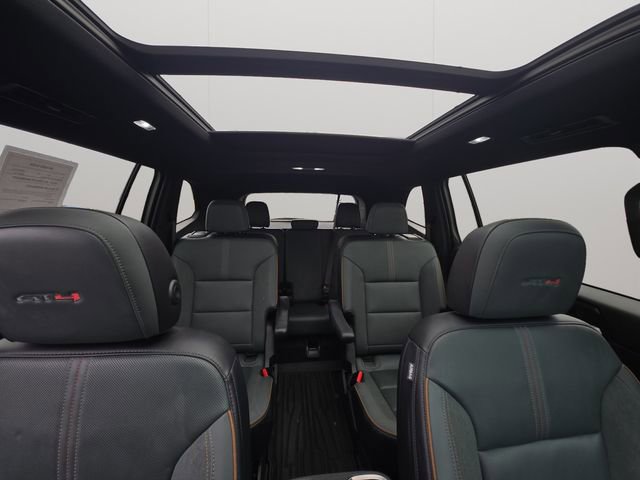 Used 2024 GMC Acadia AT4 w/ Luxury Package image 17