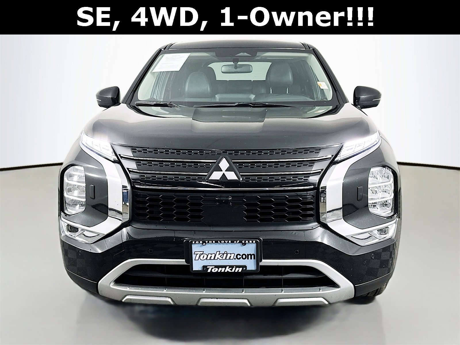 Used 2024 Mitsubishi Outlander SE image 2