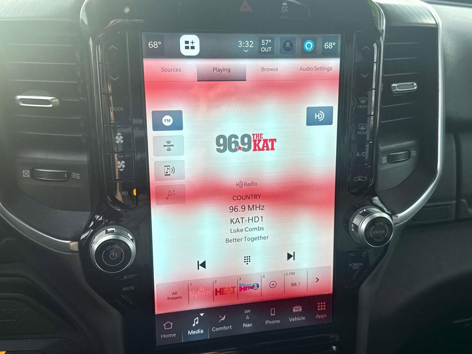 Used 2025 RAM 2500 Big Horn image 15