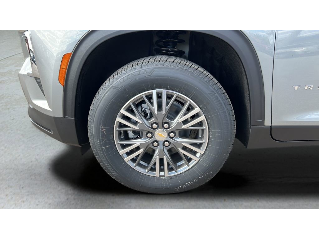 New 2026 Chevrolet Traverse LT w/ Driver Confidence Package AWD/4WD image 36