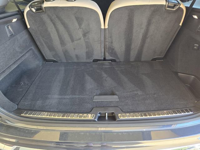 New 2025 Volvo XC90 T8 Core image 35