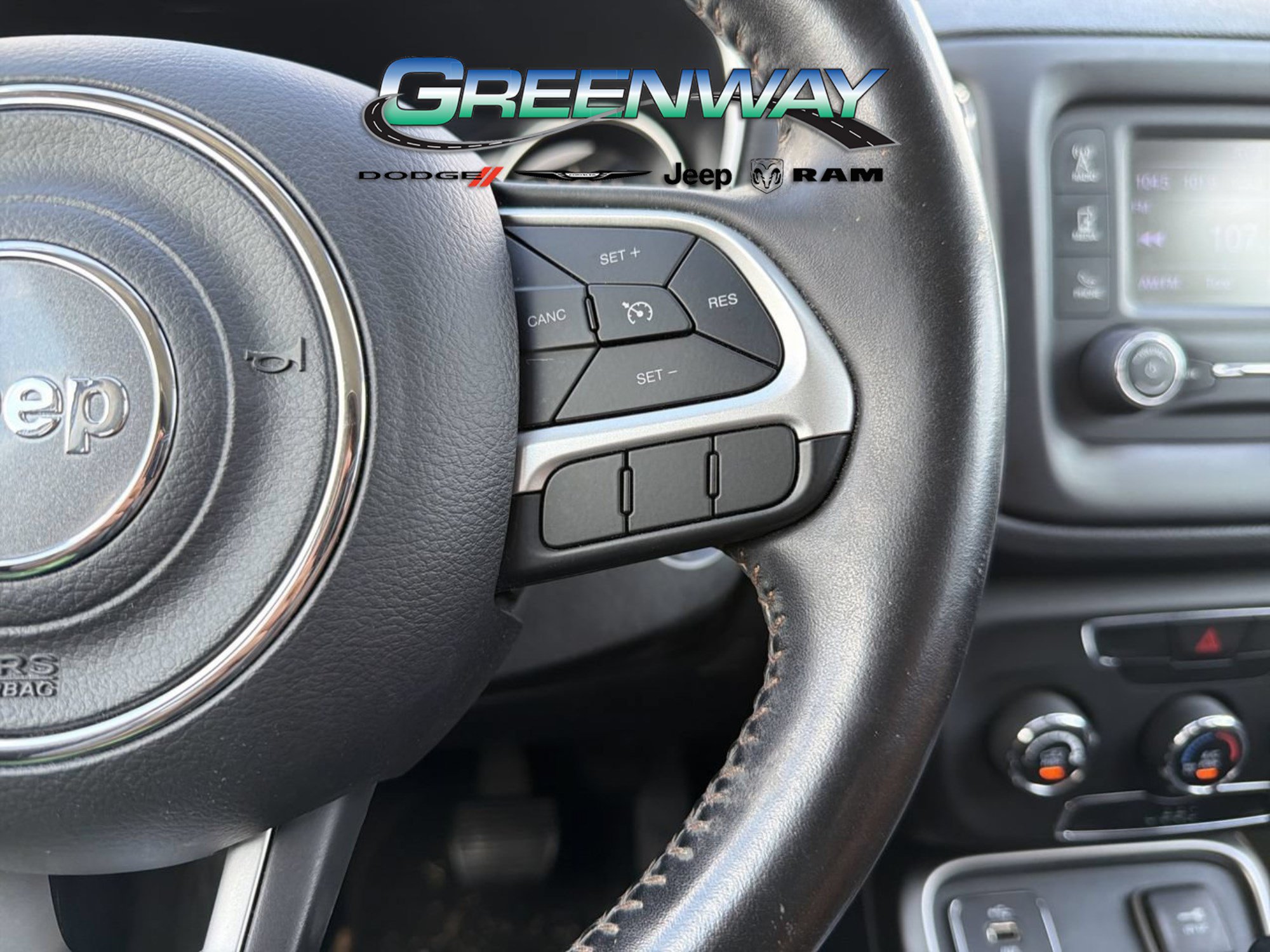 Used 2018 Jeep Compass Latitude FWD image 26