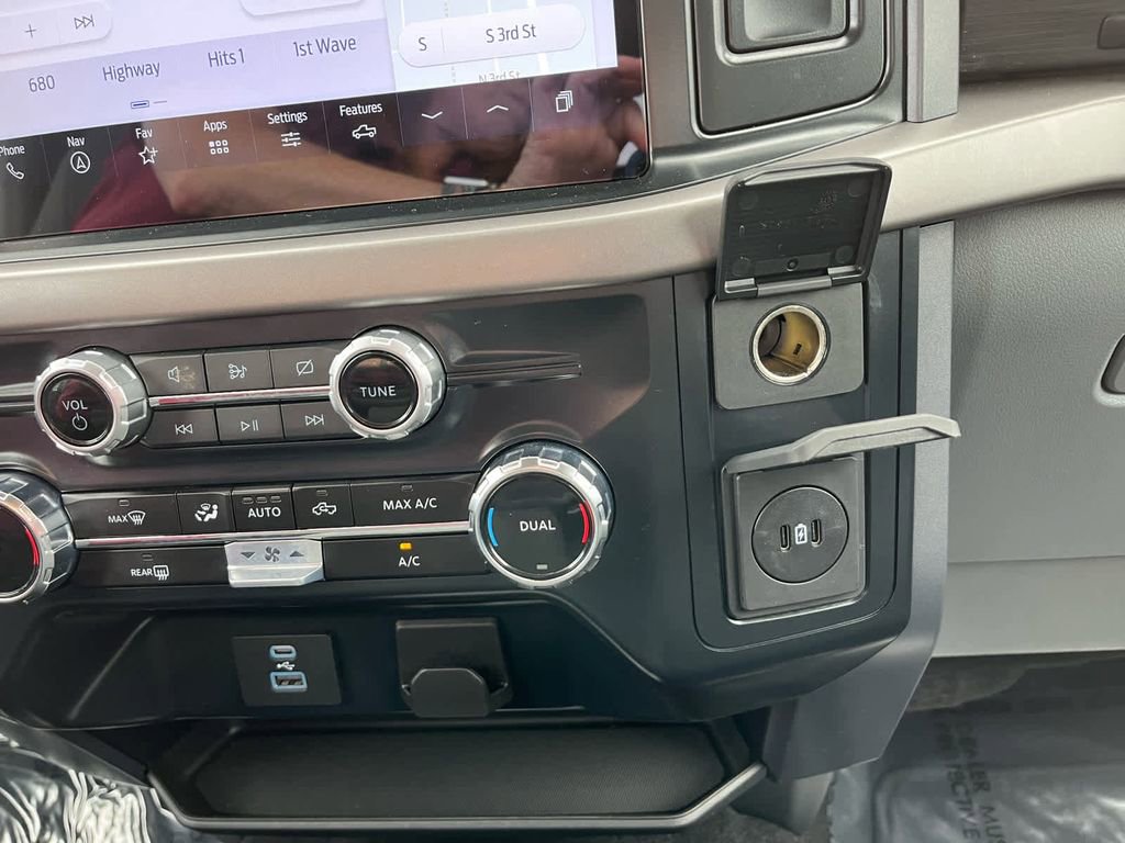 Used 2024 Ford F150 XLT image 33