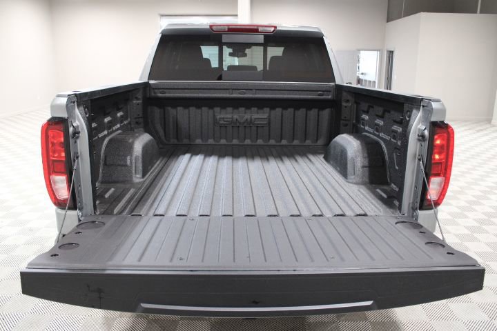 New 2026 GMC Sierra 1500 SLE image 13