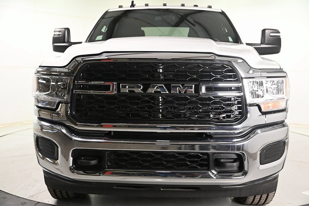 New 2024 RAM 2500 Tradesman w/ Chrome Appearance Group AWD/4WD image 3