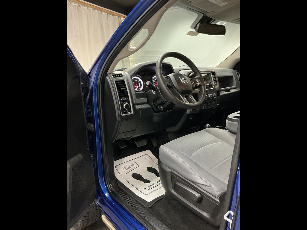 Used 2017 RAM 2500 Tradesman w/ Chrome Appearance Group AWD/4WD image 9