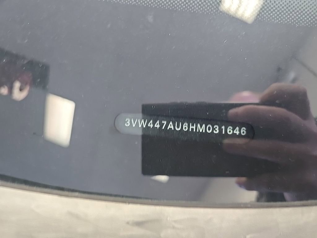 Used 2017 Volkswagen GTI SE image 4