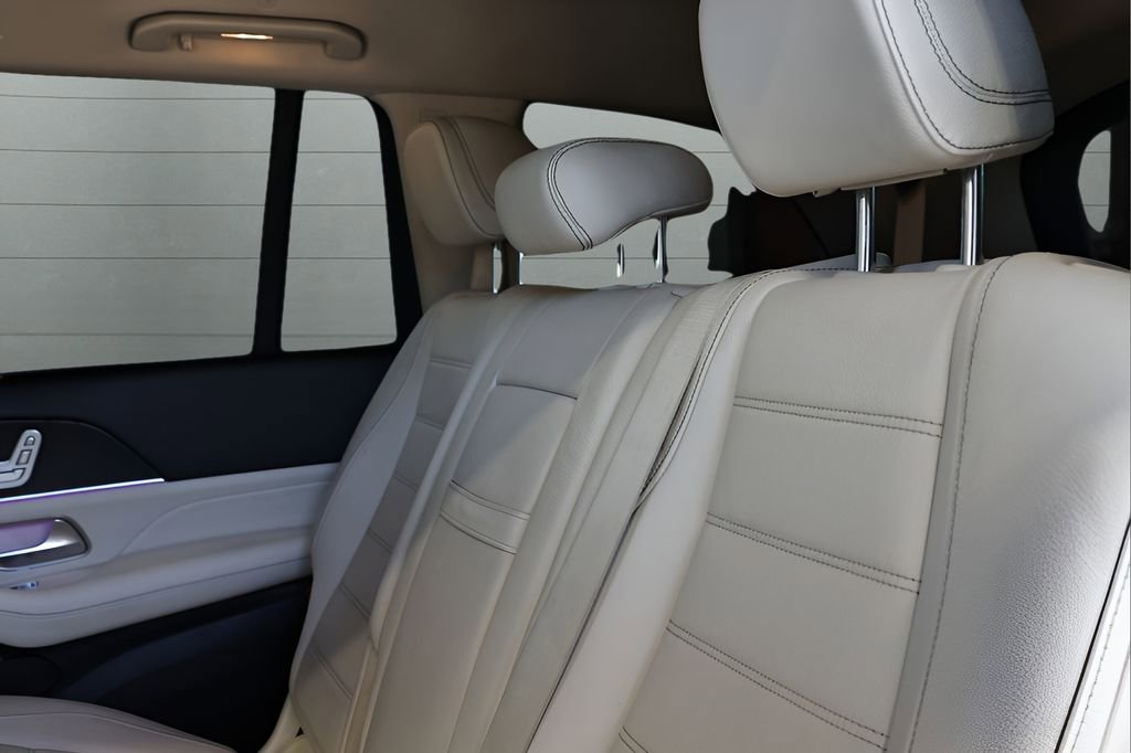 Used 2022 Mercedes-Benz GLS 450 4MATIC image 48