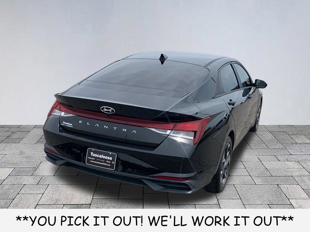 Used 2023 Hyundai Elantra SEL w/ Convenience Package FWD image 7