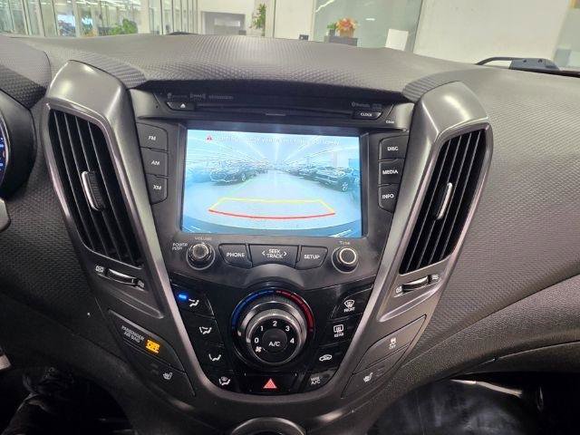 Used 2016 Hyundai Veloster Turbo FWD image 17