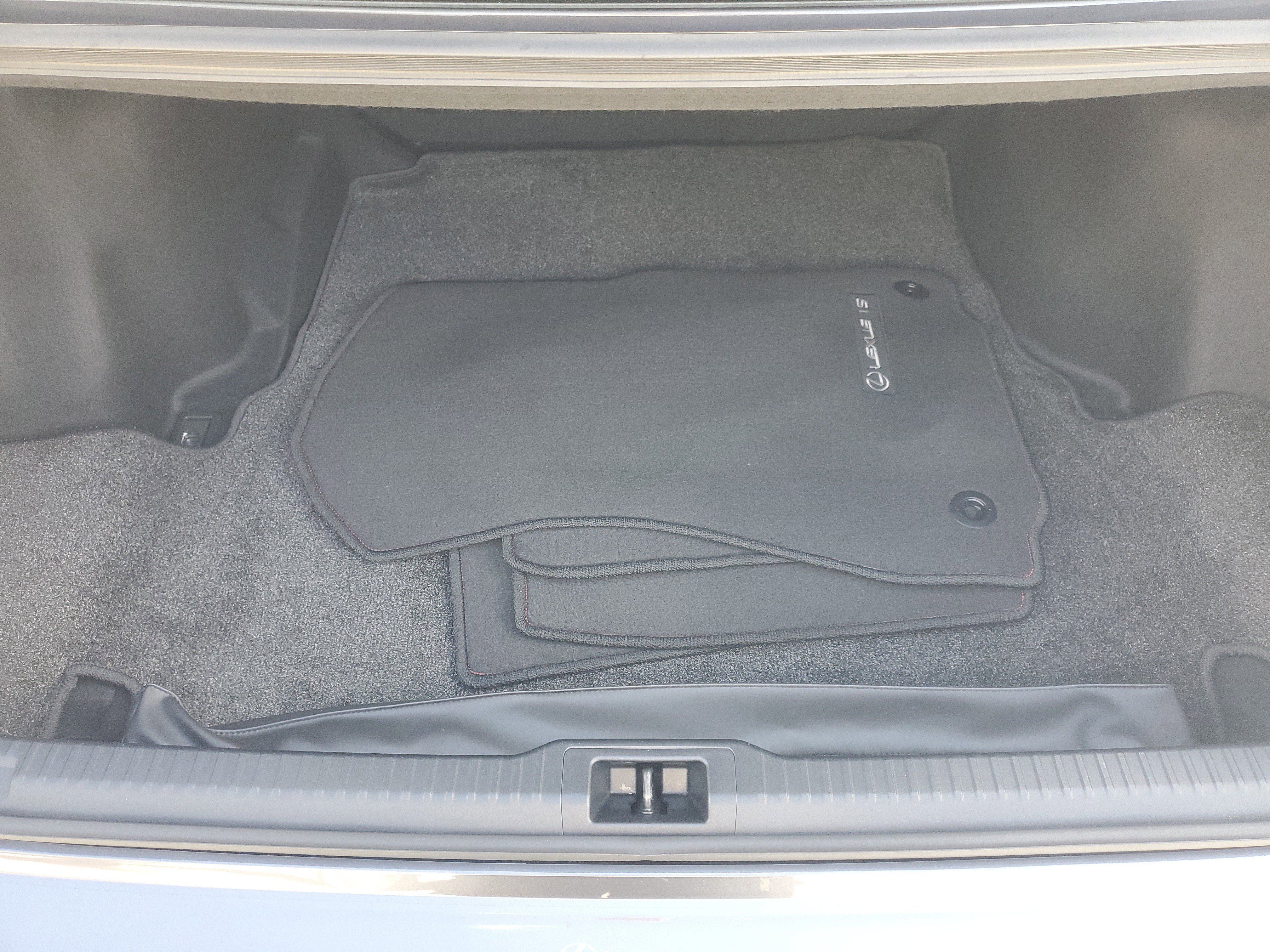 Used 2025 Lexus IS 300 w/ Comfort Package RWD image 12