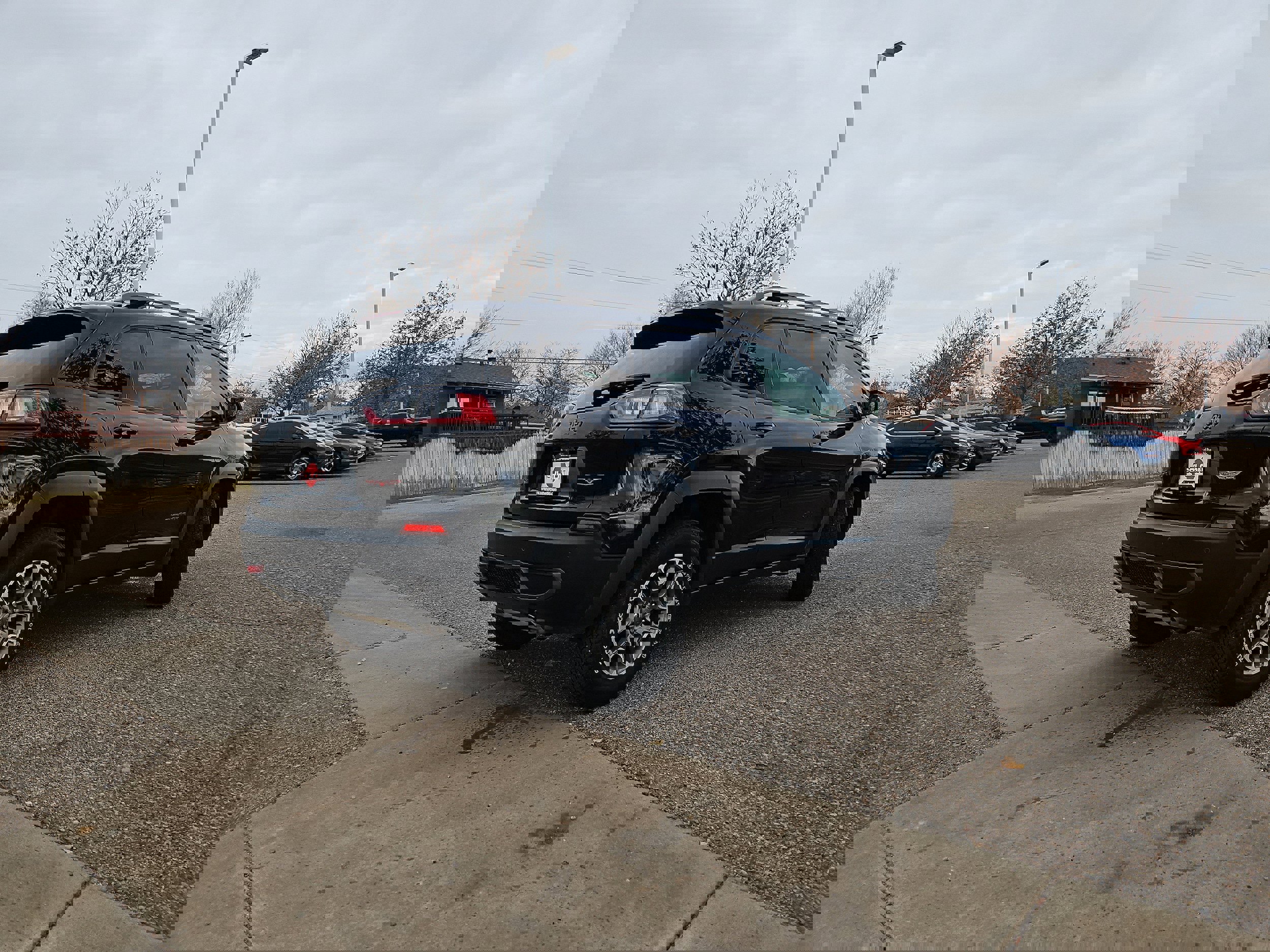 Used 2021 Jeep Cherokee Trailhawk image 5