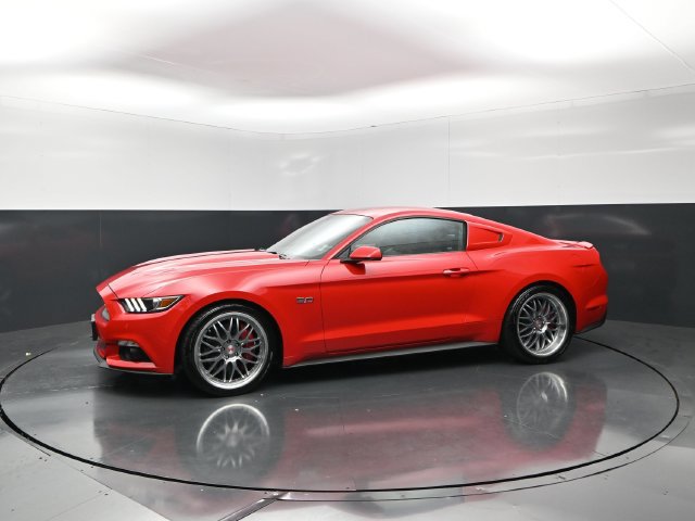 Used 2016 Ford Mustang GT Premium w/ Equipment Group 401A RWD image 3