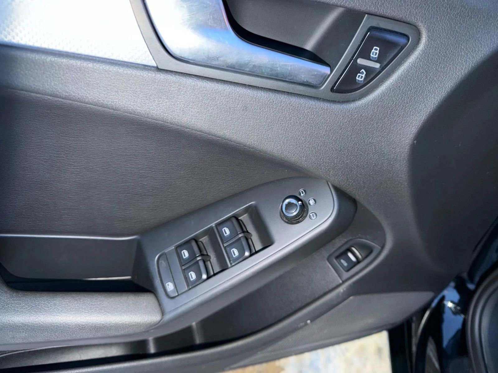 Used 2011 Audi A4 2.0T Premium image 12