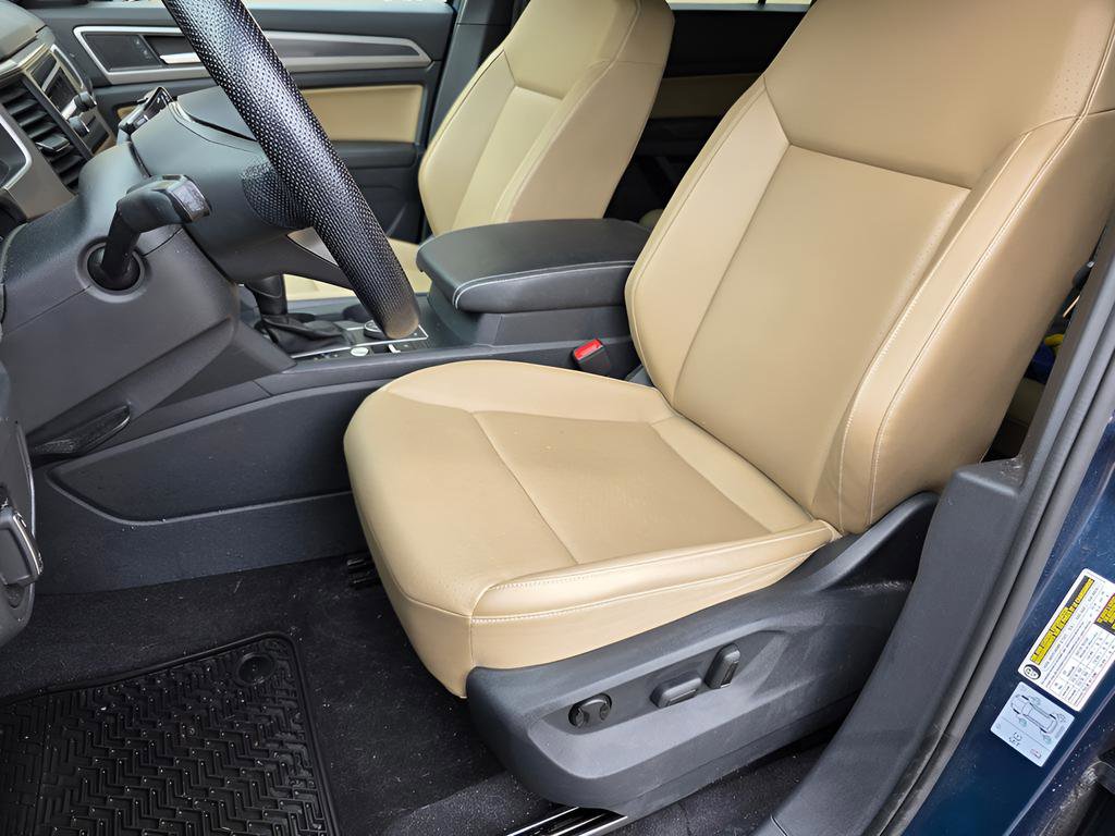 Used 2020 Volkswagen Atlas Cross Sport SE w/ Panoramic Sunroof Package image 19