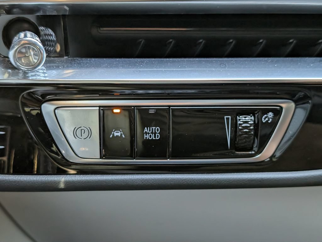 Certified 2024 Cadillac Lyriq Sport AWD/4WD image 31