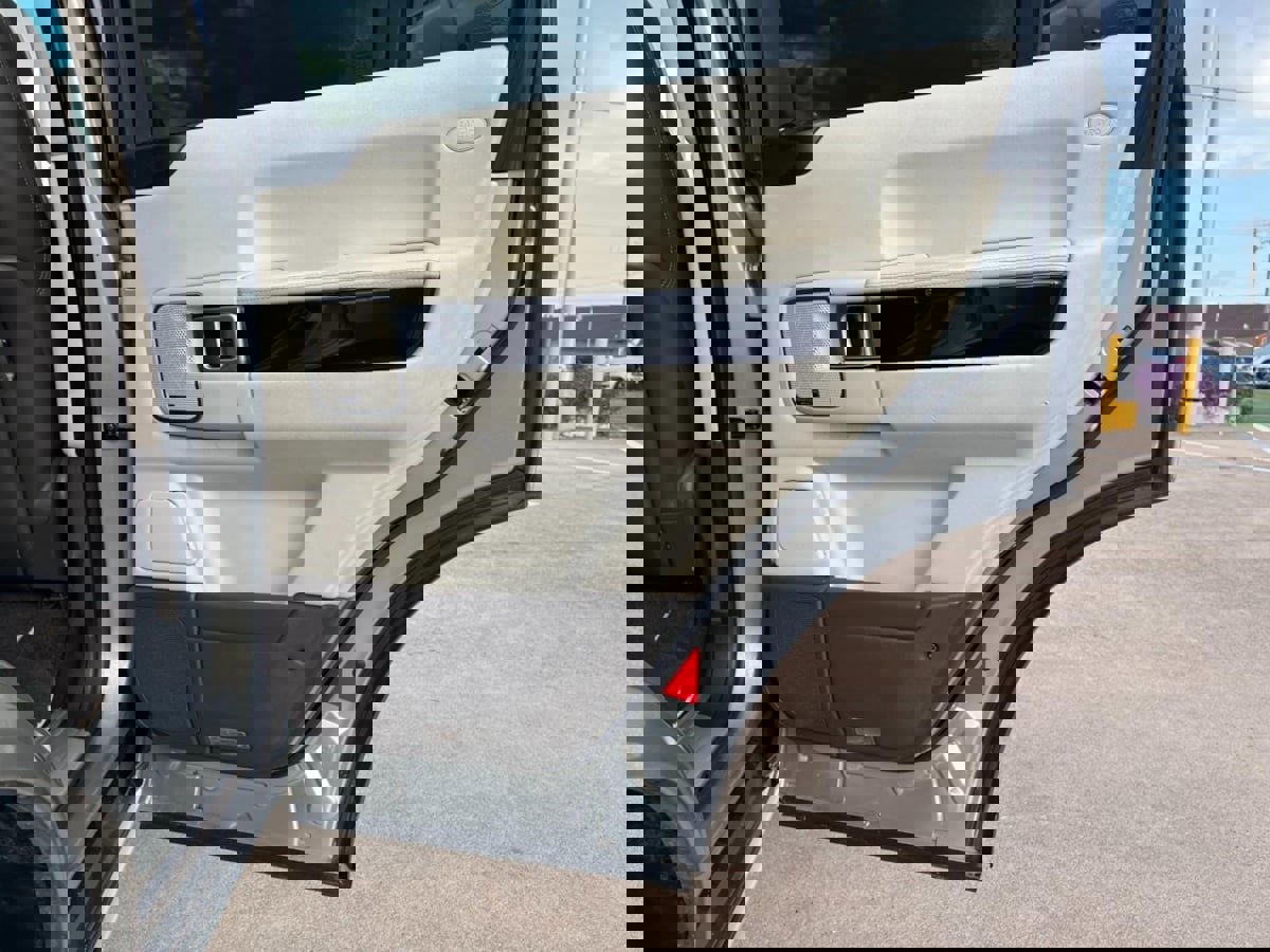 Used 2010 Land Rover Range Rover Supercharged image 31