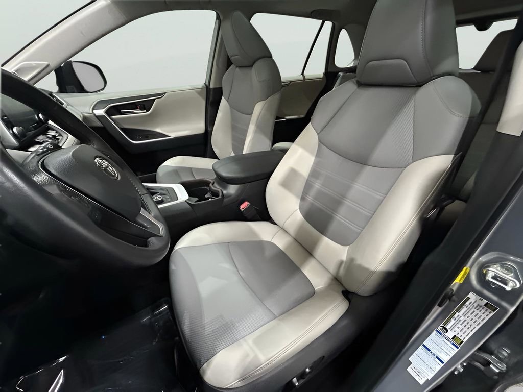 Used 2021 Toyota RAV4 Limited image 15