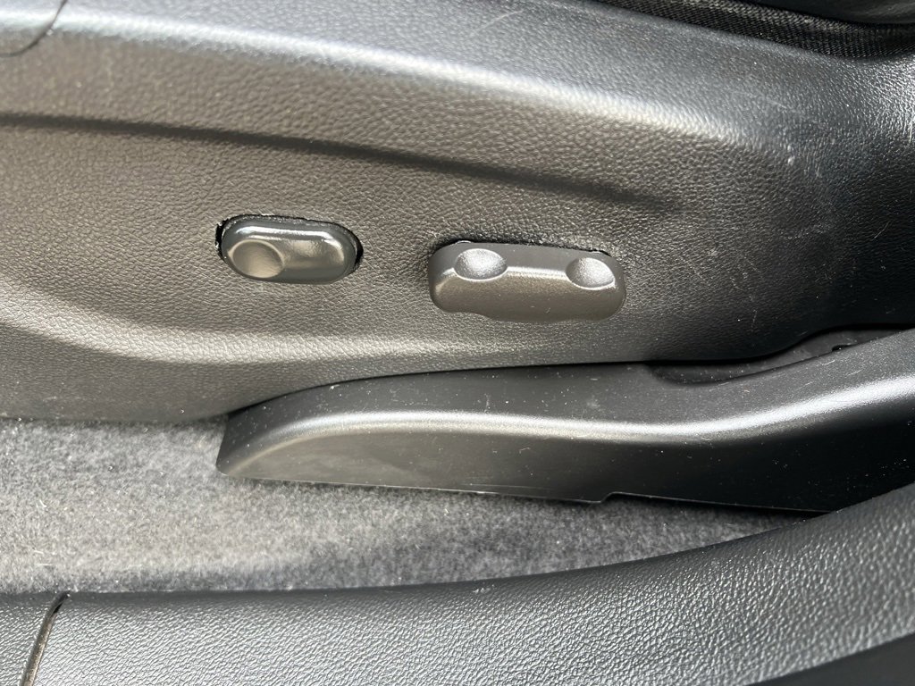 Used 2020 Chevrolet Trax LT w/ LT Convenience Package image 22