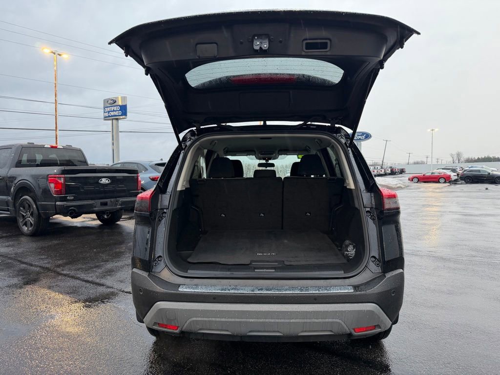 Used 2023 Nissan Rogue SV image 5