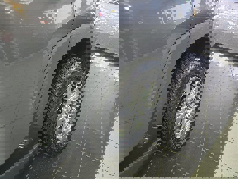 Used 2022 Toyota RAV4 XLE image 33